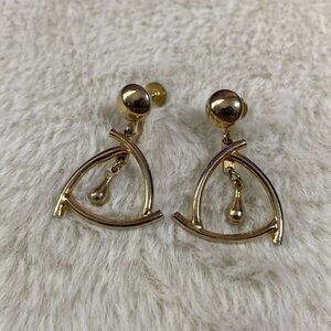 Alice Vtg Gold Screw Back Dangle Earrings •